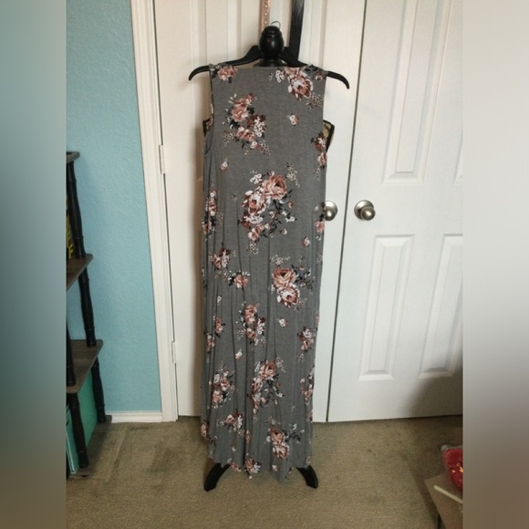 Torrid Maxi Dress - Picture 2 of 3